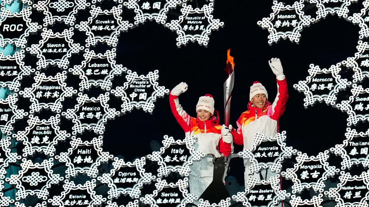 Čínská reakce na kritiku Západu: olympijský oheň nechali zapálit Ujgura